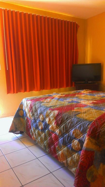 Ramona Motel Miami Szoba fotó